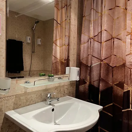 Luxury Apartment *